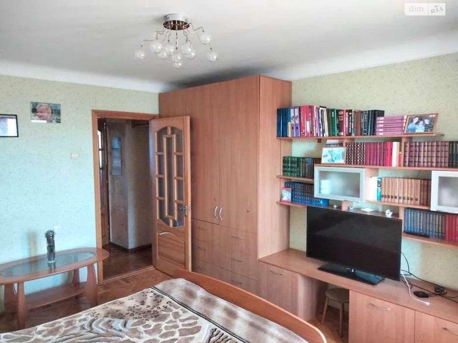 Продажа трехкомнатной квартиры в Харькове, на ул. Новгородская 18, район Сосновая Горка фото 1