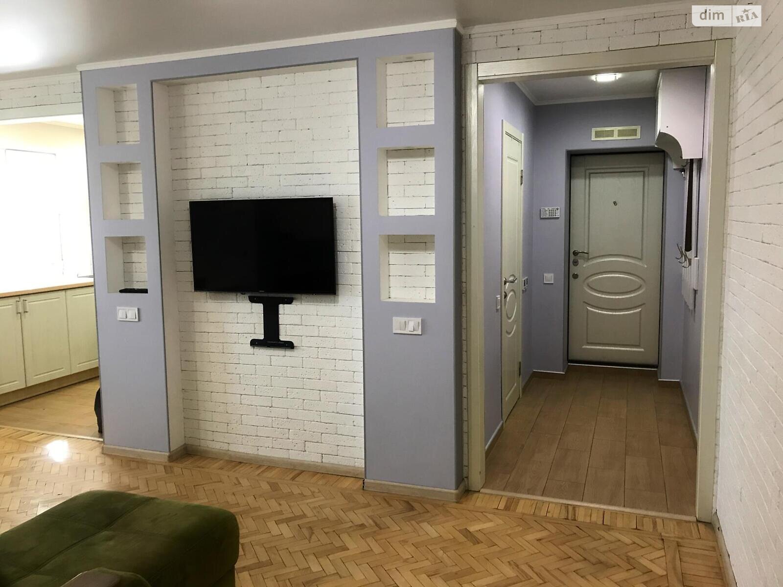 Продажа трехкомнатной квартиры в Харькове, на ул. Защитников Неба 52, район Павлово Поле фото 1 Продажа трехкомнатной квартиры в Харькове, на ул. Защитников Неба 52, район Павлово Поле фото 1