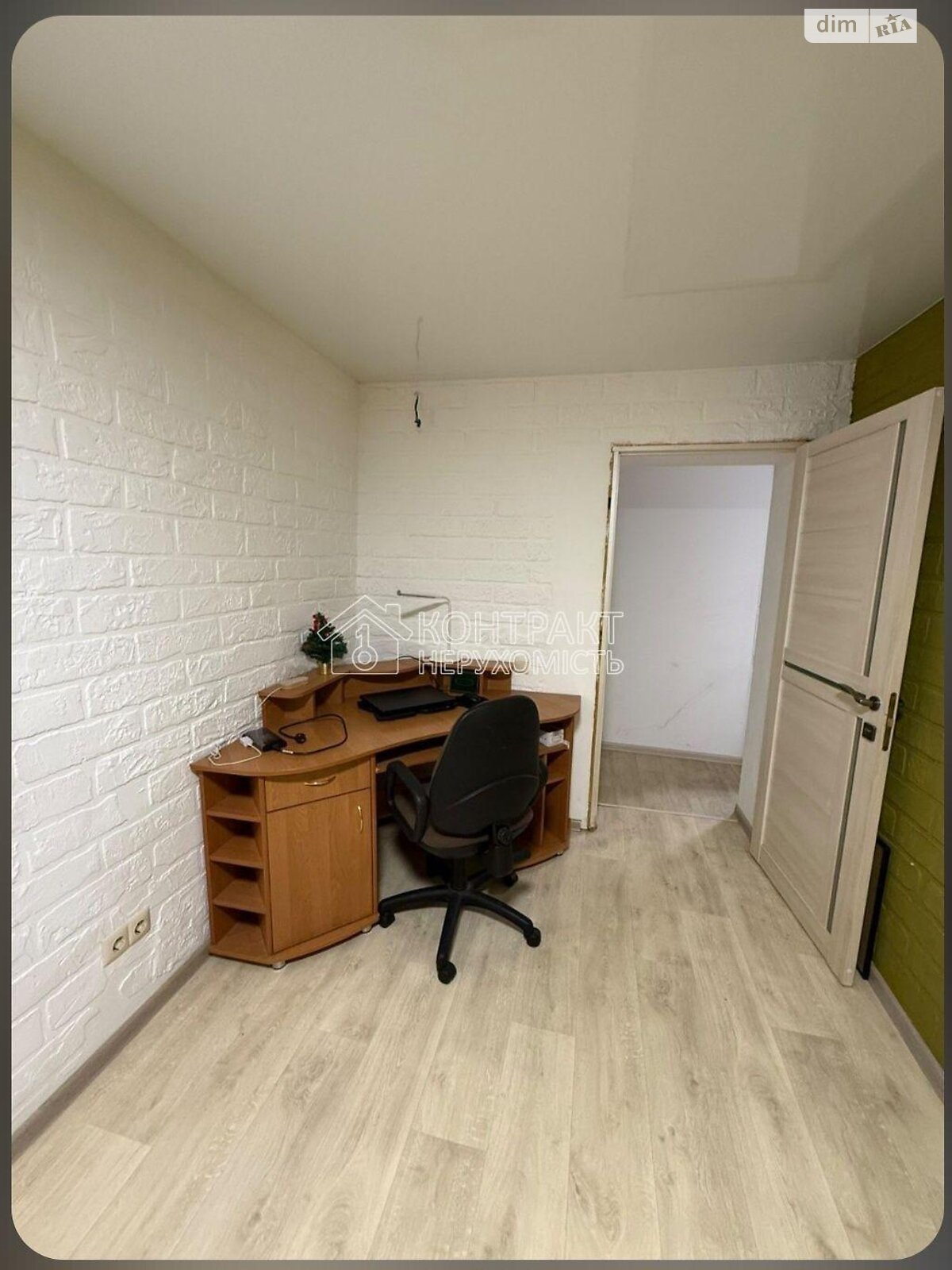 Продажа трехкомнатной квартиры в Харькове, на ул. Защитников Неба, район Павлово Поле фото 1 Продажа трехкомнатной квартиры в Харькове, на ул. Защитников Неба, район Павлово Поле фото 1