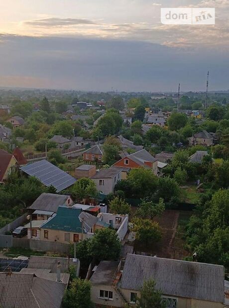 Продажа трехкомнатной квартиры в Харькове, на Космонавта Комарова 27 район Песочин фото 1