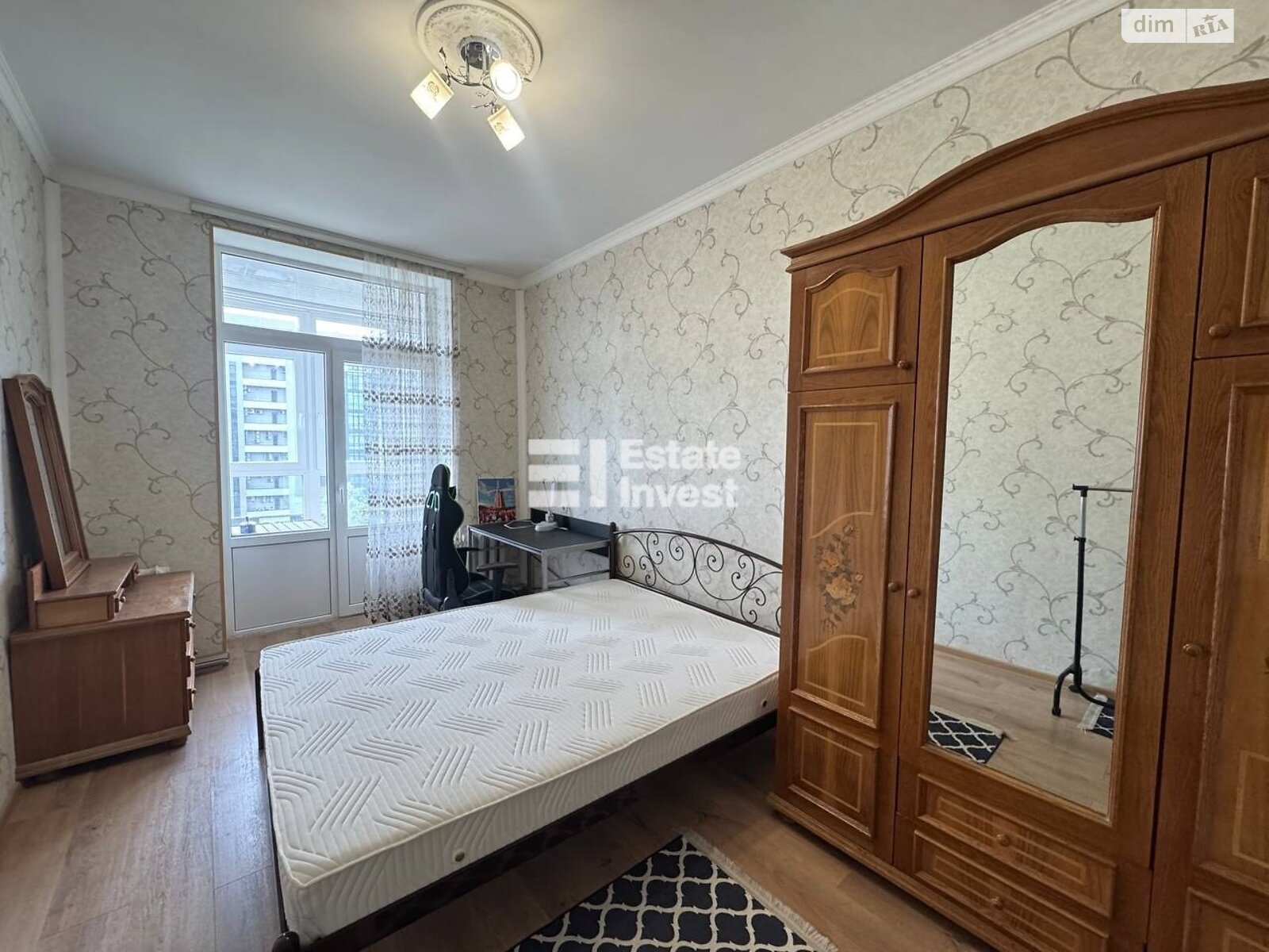 Продажа двухкомнатной квартиры в Харькове, на майд. Павловский 2, район Подол фото 1 Продажа двухкомнатной квартиры в Харькове, на майд. Павловский 2, район Подол фото 1