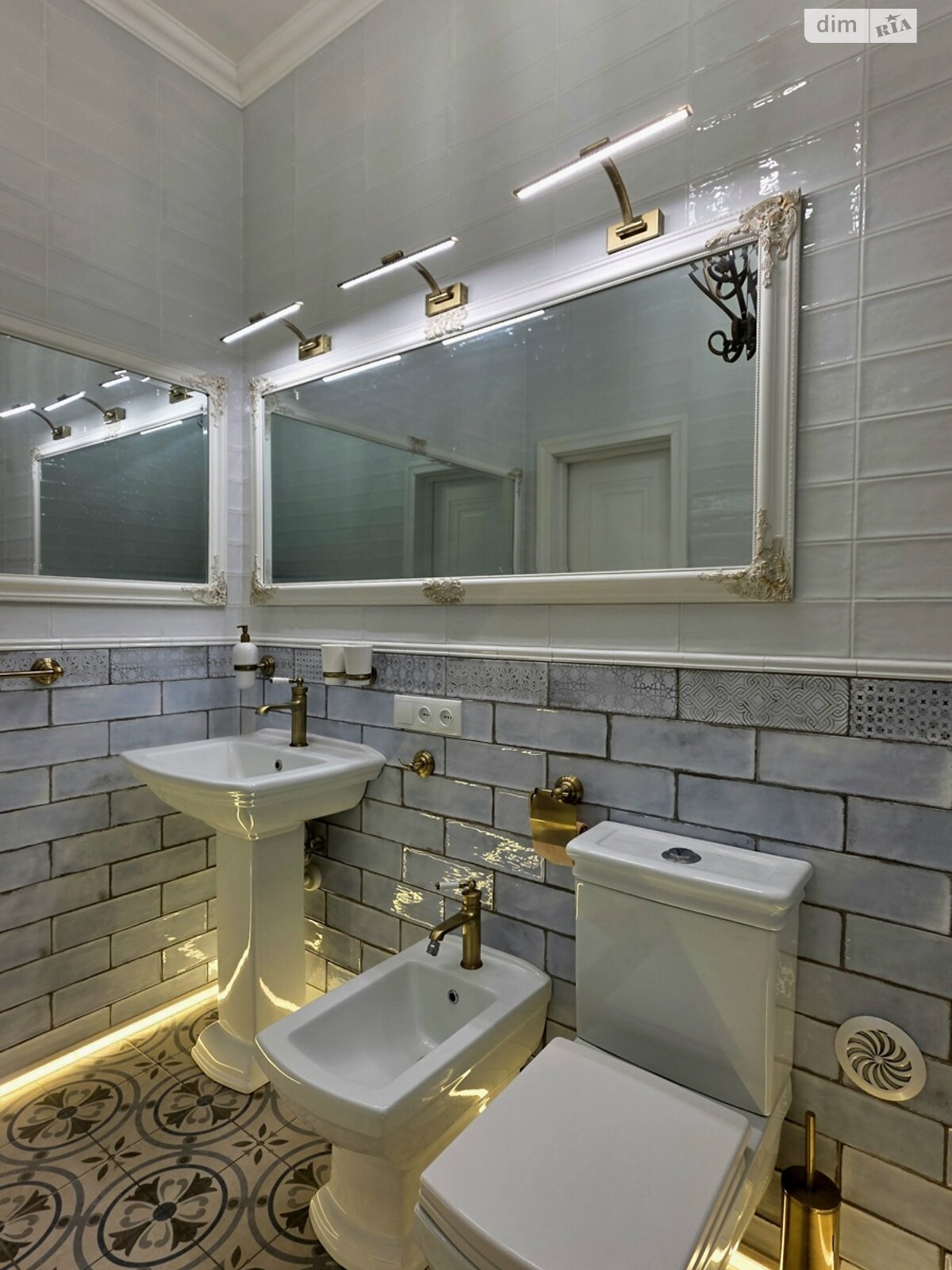 Продажа трехкомнатной квартиры в Харькове, на майд. Павловский 2, район Подол фото 1