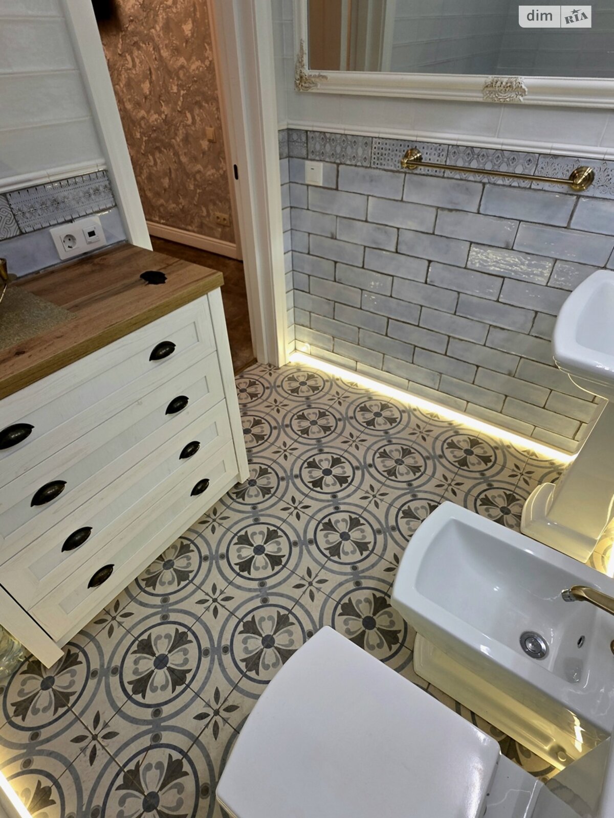 Продажа трехкомнатной квартиры в Харькове, на майд. Павловский 2, район Подол фото 1