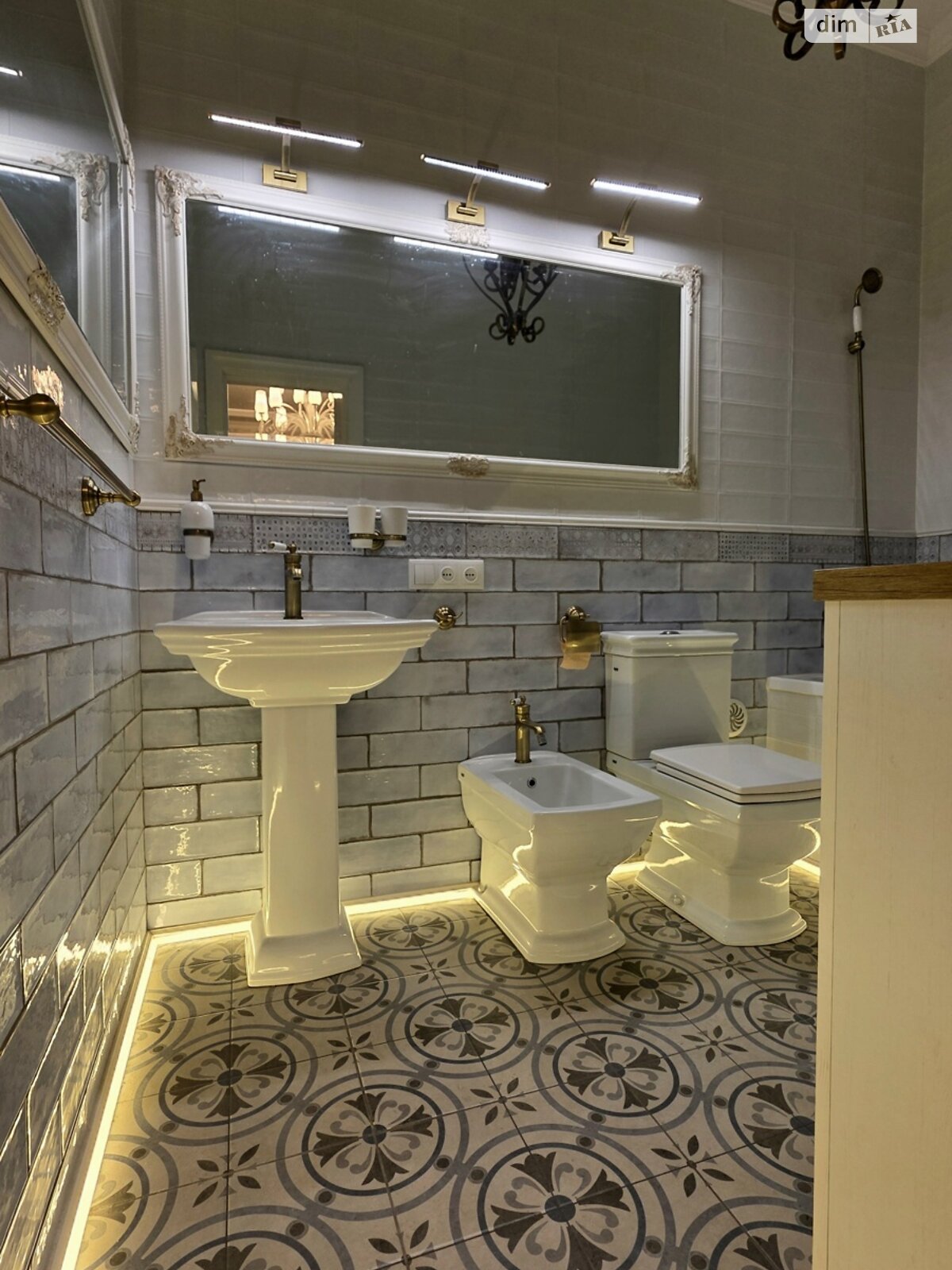 Продажа трехкомнатной квартиры в Харькове, на майд. Павловский 2, район Подол фото 1