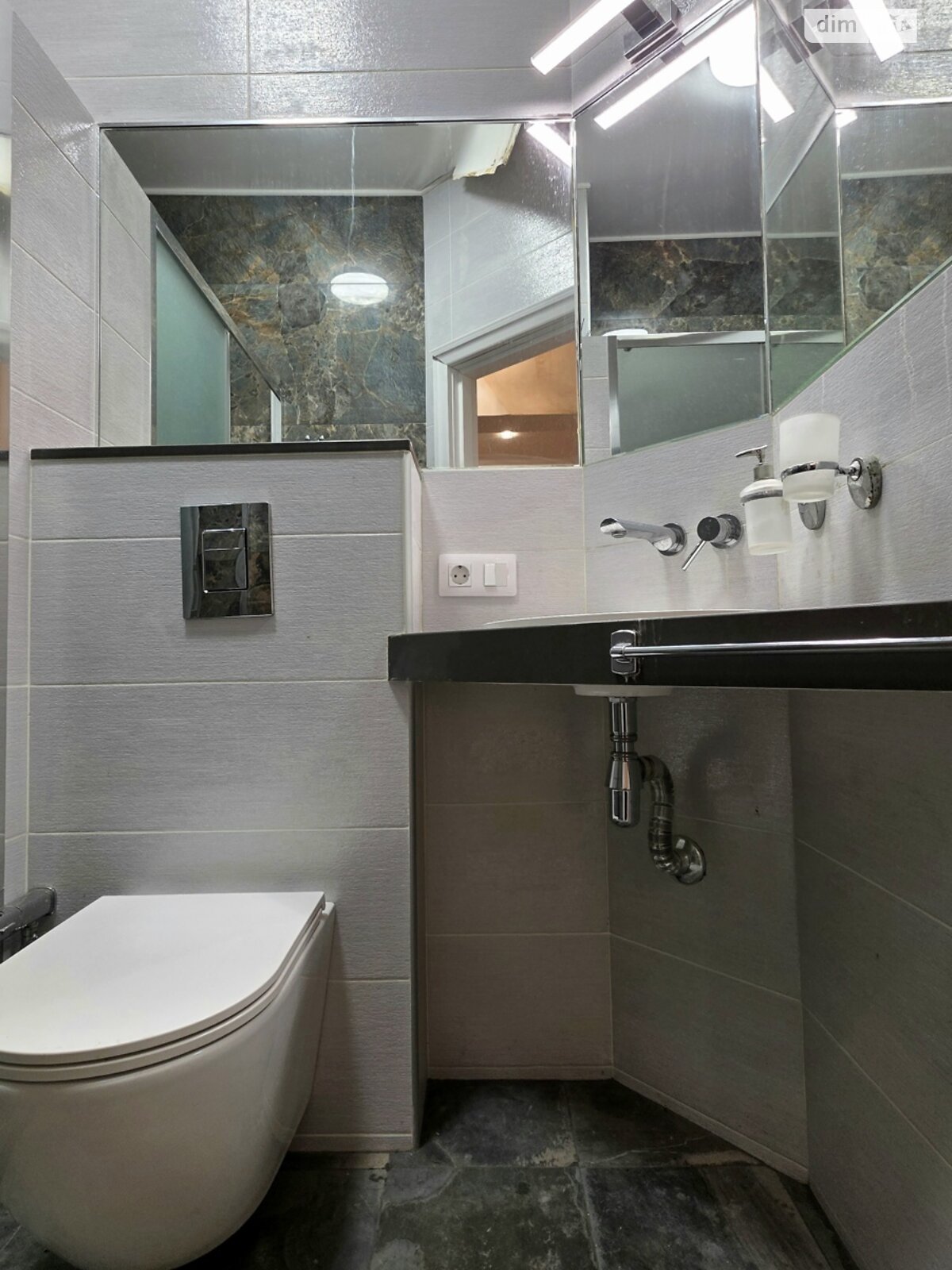 Продажа трехкомнатной квартиры в Харькове, на майд. Павловский 2, район Подол фото 1