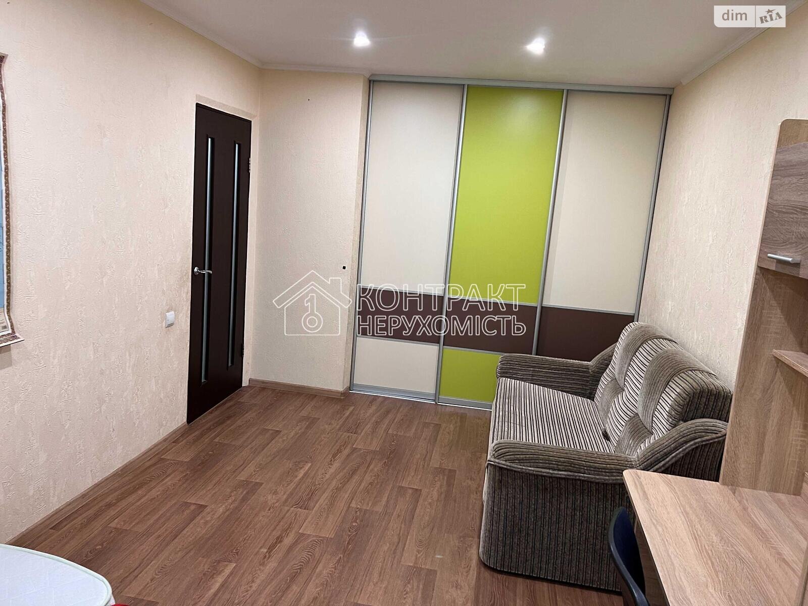 Продажа трехкомнатной квартиры в Харькове, на ул. Астрономическая, район Поселок Жуковского фото 1