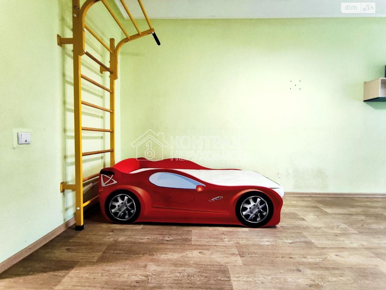 Продажа трехкомнатной квартиры в Харькове, на ул. Астрономическая, район Поселок Жуковского фото 1