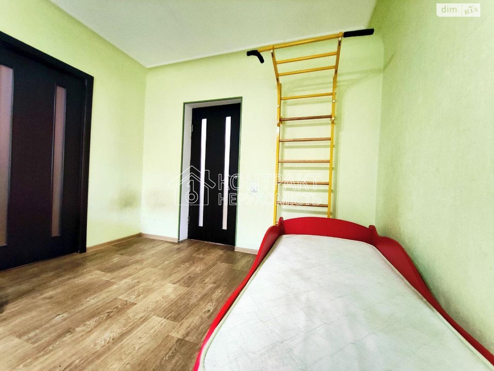 Продажа трехкомнатной квартиры в Харькове, на ул. Астрономическая, район Поселок Жуковского фото 1