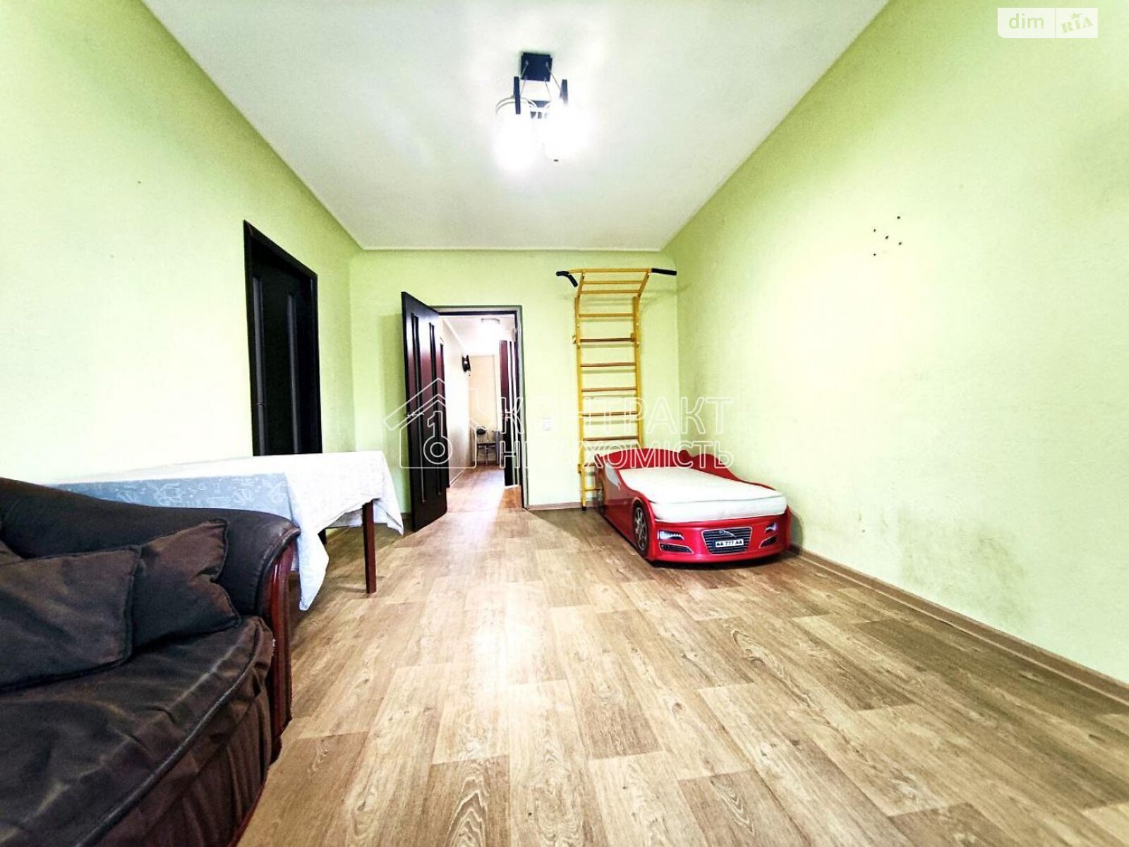 Продажа трехкомнатной квартиры в Харькове, на ул. Астрономическая, район Поселок Жуковского фото 1