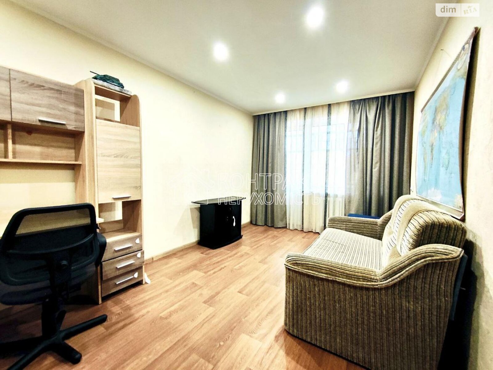 Продажа трехкомнатной квартиры в Харькове, на ул. Астрономическая, район Поселок Жуковского фото 1