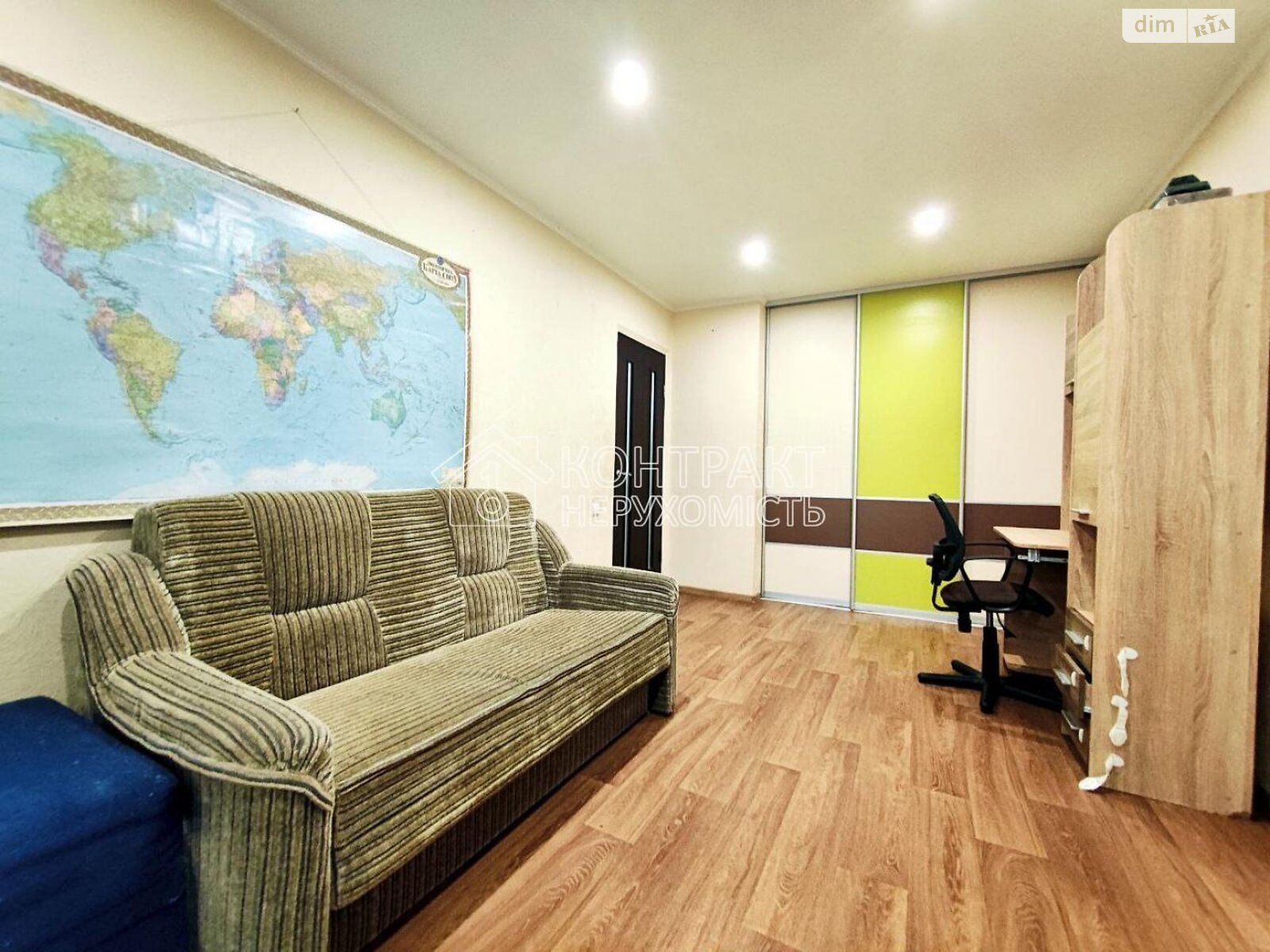 Продажа трехкомнатной квартиры в Харькове, на ул. Астрономическая, район Поселок Жуковского фото 1