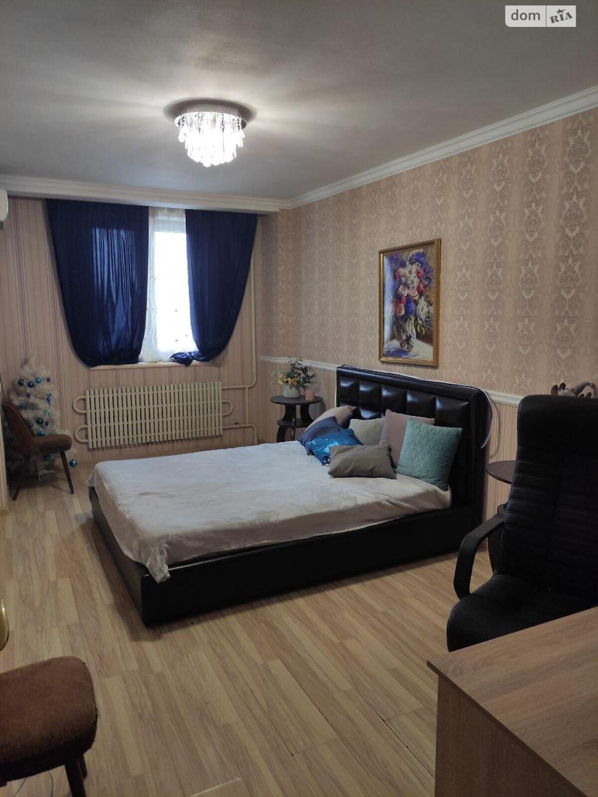 Продаж трикімнатної квартири в Харкові, на вул. Дружби Народів 208А, район Родніки фото 1