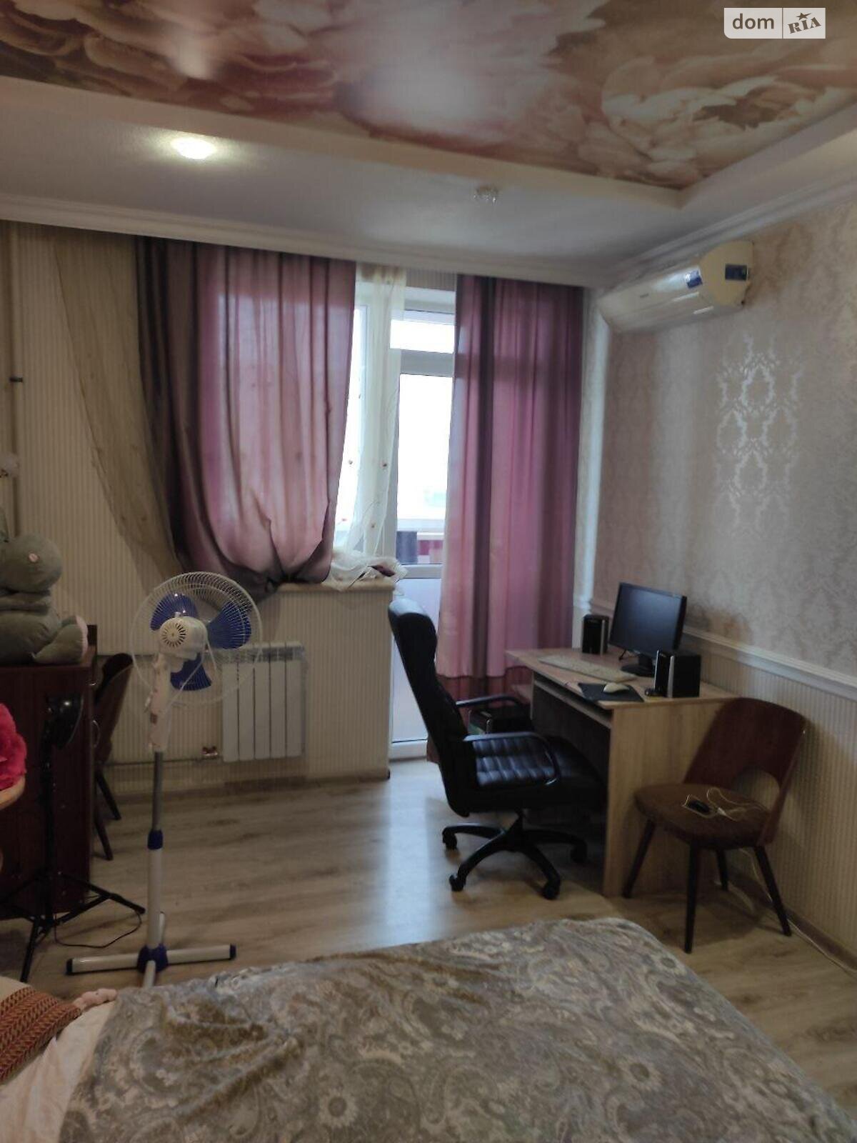 Продаж трикімнатної квартири в Харкові, на вул. Дружби Народів 208А, район Родніки фото 1