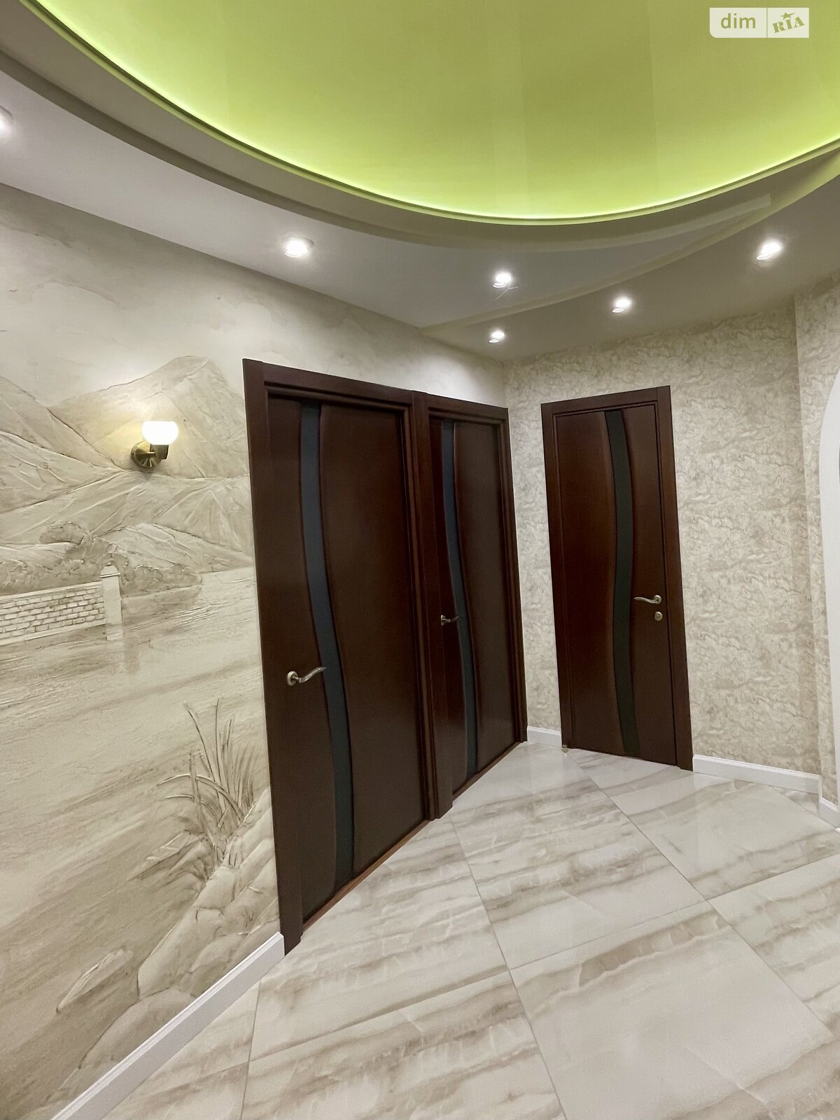 Продажа трехкомнатной квартиры в Харькове, на ул. 92 бригады 45, кв. 74, район Роганский фото 1 Продажа трехкомнатной квартиры в Харькове, на ул. 92 бригады 45, кв. 74, район Роганский фото 1