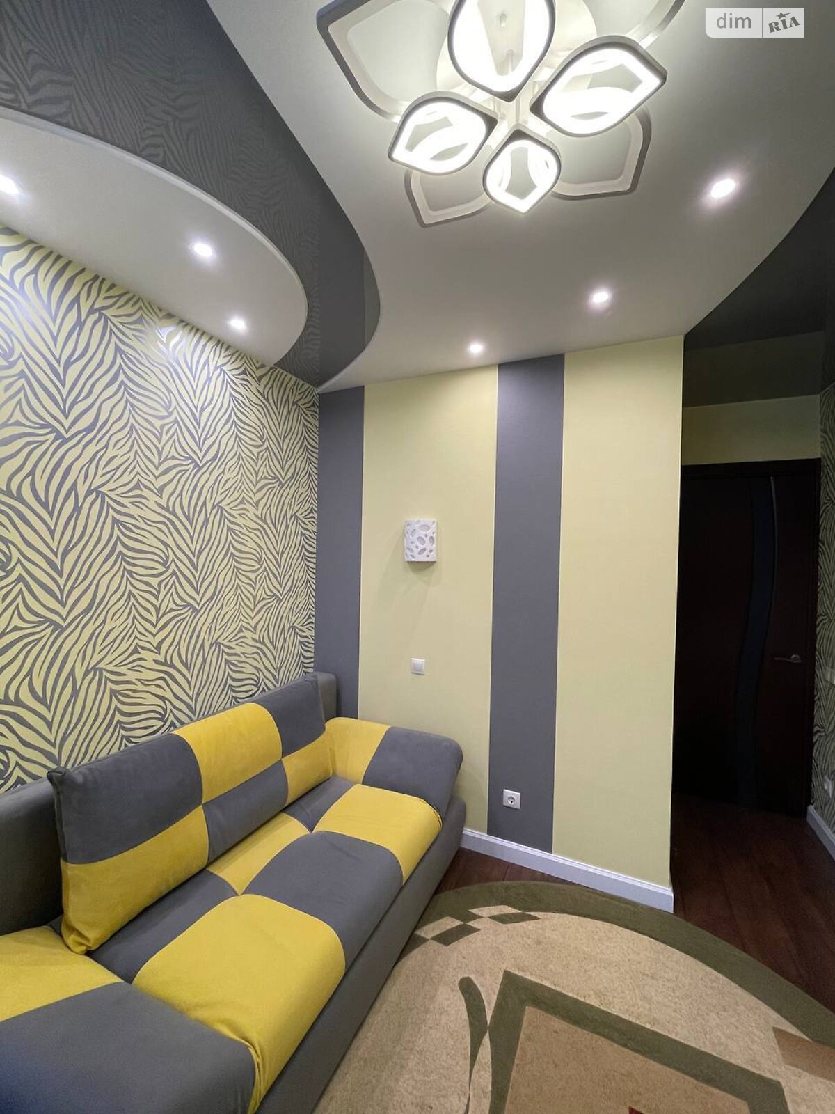 Продажа трехкомнатной квартиры в Харькове, на ул. 92 бригады 45, кв. 74, район Роганский фото 1 Продажа трехкомнатной квартиры в Харькове, на ул. 92 бригады 45, кв. 74, район Роганский фото 1