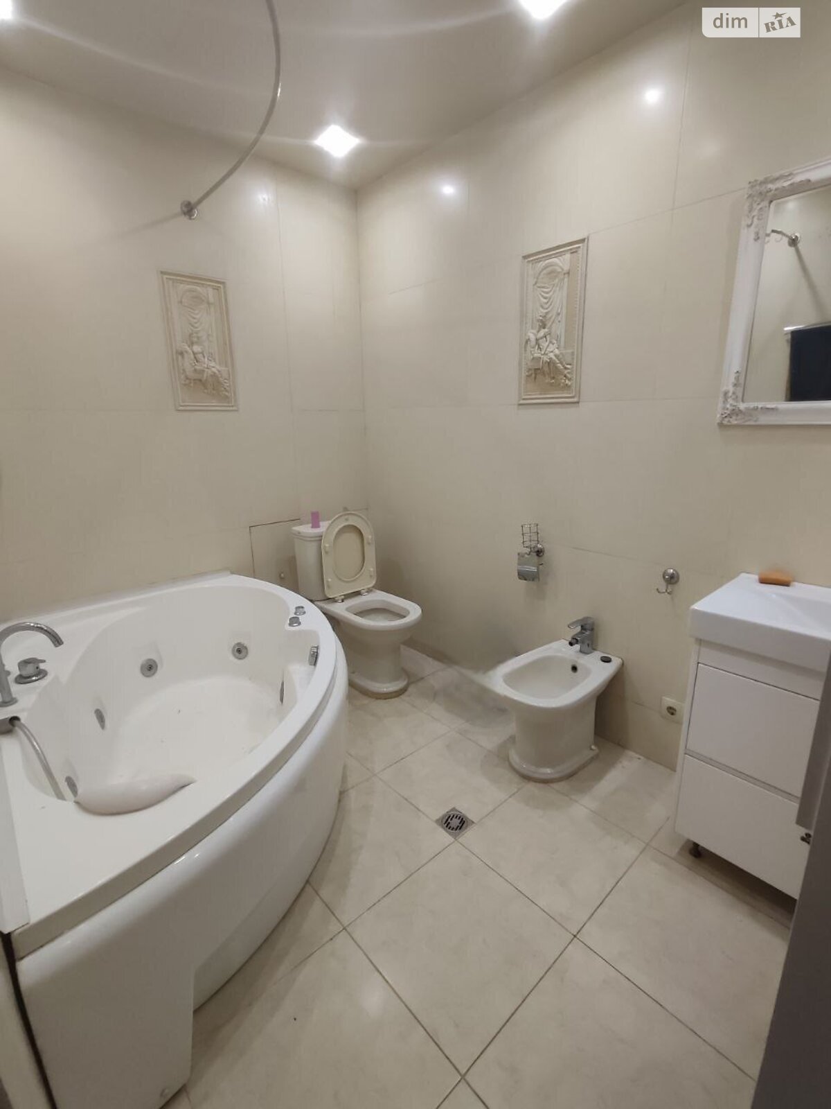 Продаж трикімнатної квартири в Харкові, на вул. Соборності України 228А, район Салтівка фото 1 Продаж трикімнатної квартири в Харкові, на вул. Соборності України 228А, район Салтівка фото 1