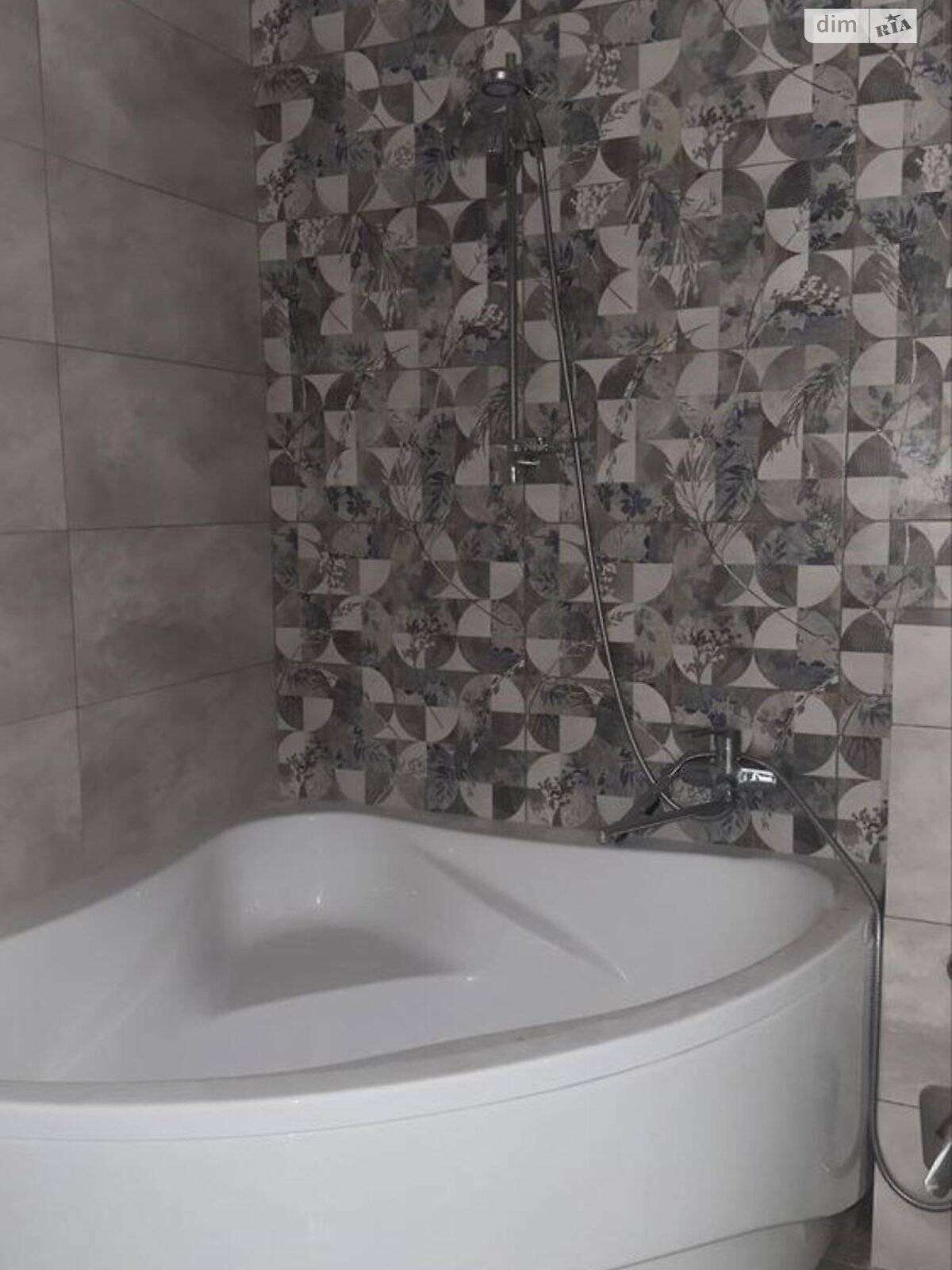 Продажа трехкомнатной квартиры в Харькове, на ул. Бучмы 42А, район Салтовка фото 1 Продажа трехкомнатной квартиры в Харькове, на ул. Бучмы 42А, район Салтовка фото 1