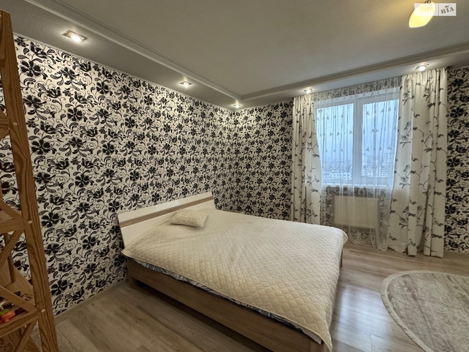 Продаж трикімнатної квартири в Харкові, на просп. Тракторобудівників 94В, район Салтівський фото 1