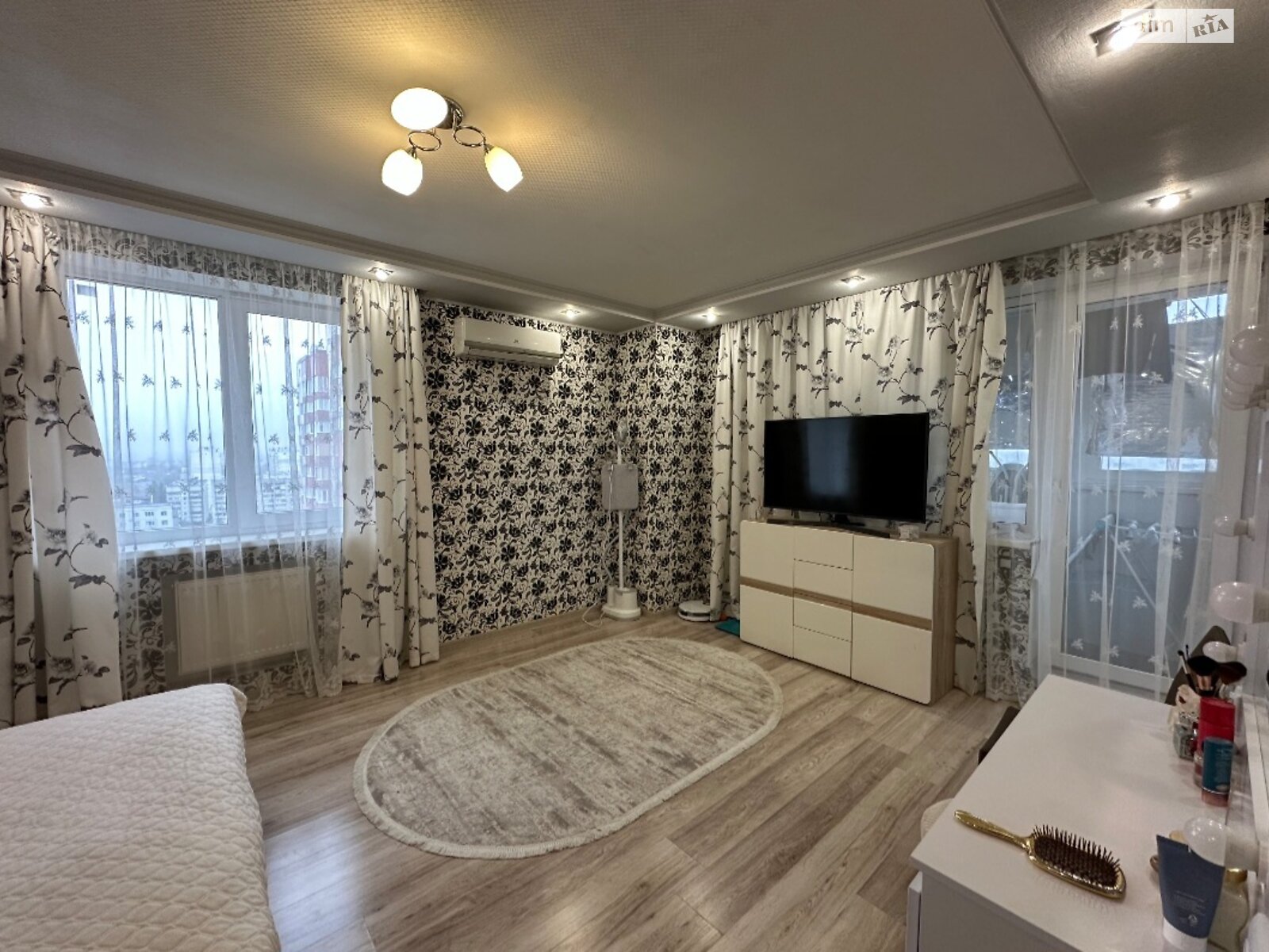 Продаж трикімнатної квартири в Харкові, на просп. Тракторобудівників 94В, район Салтівський фото 1