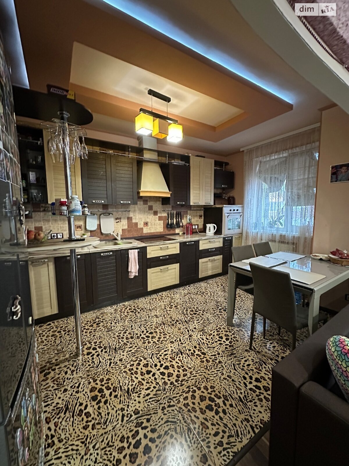 Продаж трикімнатної квартири в Харкові, на просп. Тракторобудівників 94В, район Салтівський фото 1