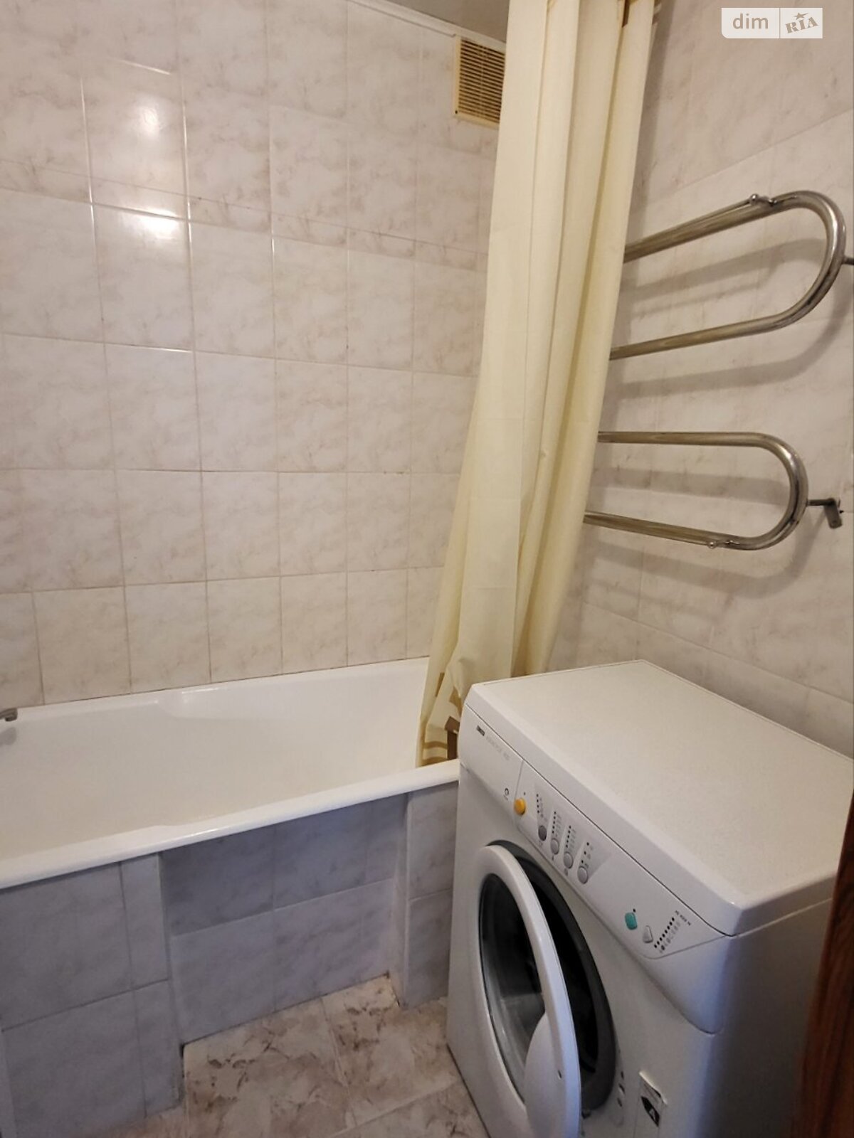 Продаж трикімнатної квартири в Харкові, на вул. Валентинівська 40, район Салтівський фото 1 Продаж трикімнатної квартири в Харкові, на вул. Валентинівська 40, район Салтівський фото 1