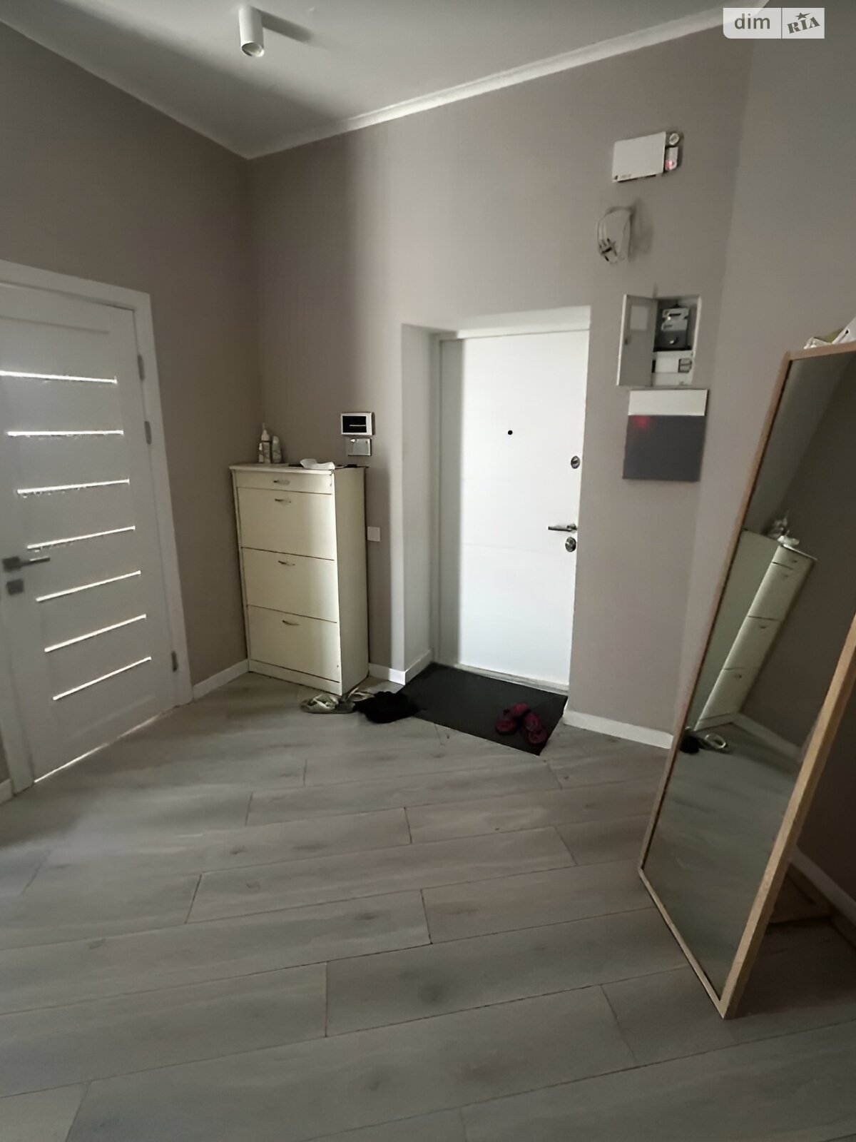 Продажа трехкомнатной квартиры в Харькове, на ул. Крымская 8, район Шатиловка фото 1 Продажа трехкомнатной квартиры в Харькове, на ул. Крымская 8, район Шатиловка фото 1