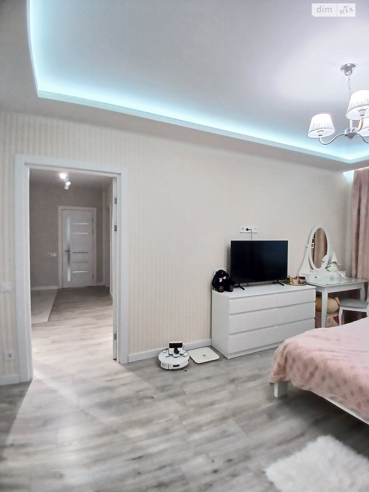Продаж двокімнатної квартири в Харкові, на просп. Перемоги 89, район Шевченківський фото 1 Продаж двокімнатної квартири в Харкові, на просп. Перемоги 89, район Шевченківський фото 1