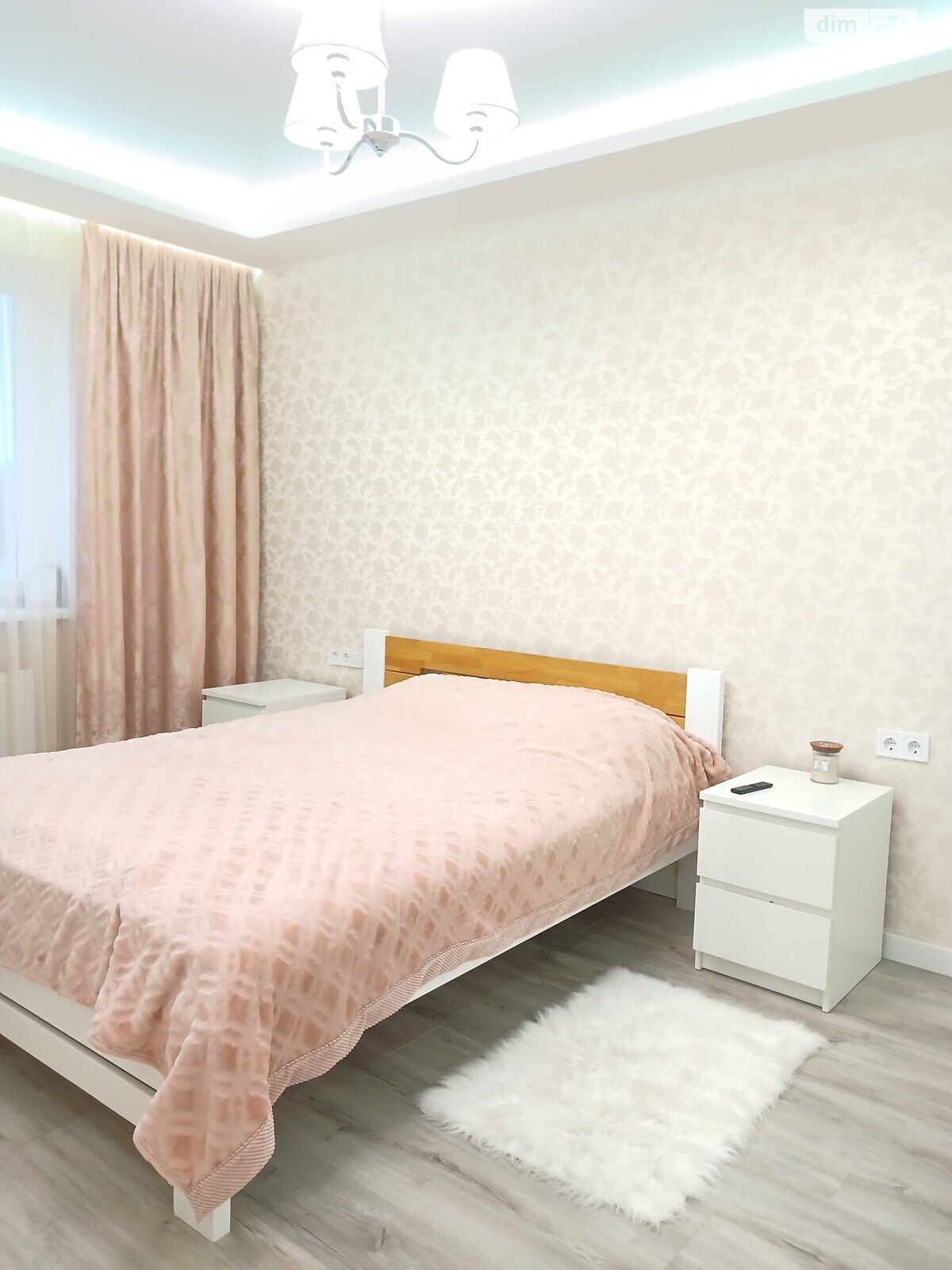 Продаж двокімнатної квартири в Харкові, на просп. Перемоги 89, район Шевченківський фото 1 Продаж двокімнатної квартири в Харкові, на просп. Перемоги 89, район Шевченківський фото 1