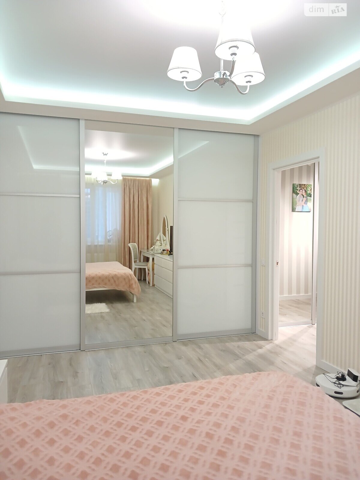 Продаж двокімнатної квартири в Харкові, на просп. Перемоги 89, район Шевченківський фото 1 Продаж двокімнатної квартири в Харкові, на просп. Перемоги 89, район Шевченківський фото 1