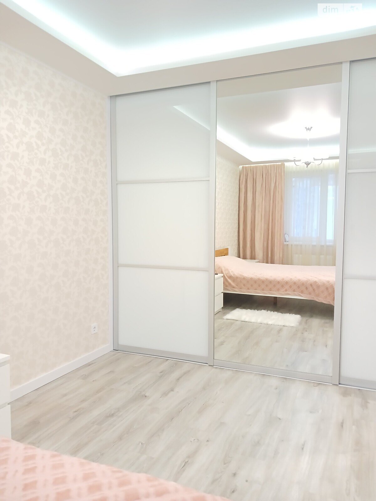 Продаж двокімнатної квартири в Харкові, на просп. Перемоги 89, район Шевченківський фото 1 Продаж двокімнатної квартири в Харкові, на просп. Перемоги 89, район Шевченківський фото 1