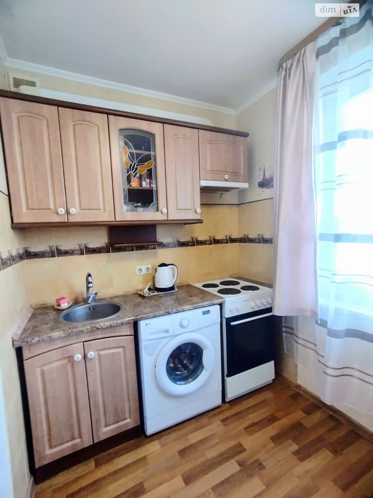 Продаж трикімнатної квартири в Харкові, на просп. Перемоги 72Б, район Шевченківський фото 1 Продаж трикімнатної квартири в Харкові, на просп. Перемоги 72Б, район Шевченківський фото 1