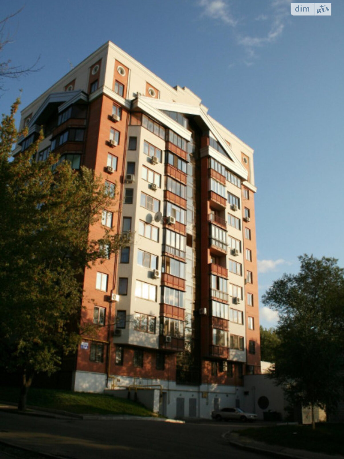 Продаж чотирикімнатної квартири в Харкові, на вул. Ромен Роллана 15А, район Шевченківський фото 1 Продаж чотирикімнатної квартири в Харкові, на вул. Ромен Роллана 15А, район Шевченківський фото 1