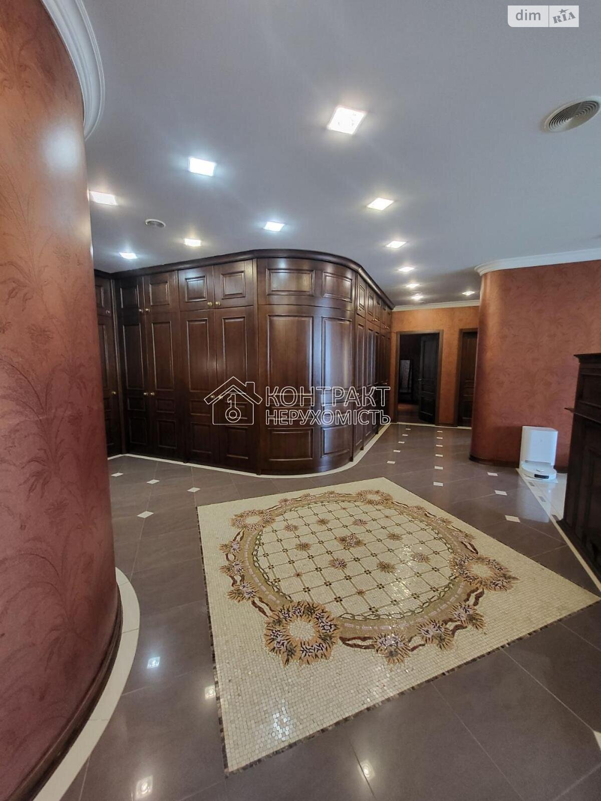Продажа четырехкомнатной квартиры в Харькове, на ул. Ромена Роллана, район Шевченковский фото 1 Продажа четырехкомнатной квартиры в Харькове, на ул. Ромена Роллана, район Шевченковский фото 1