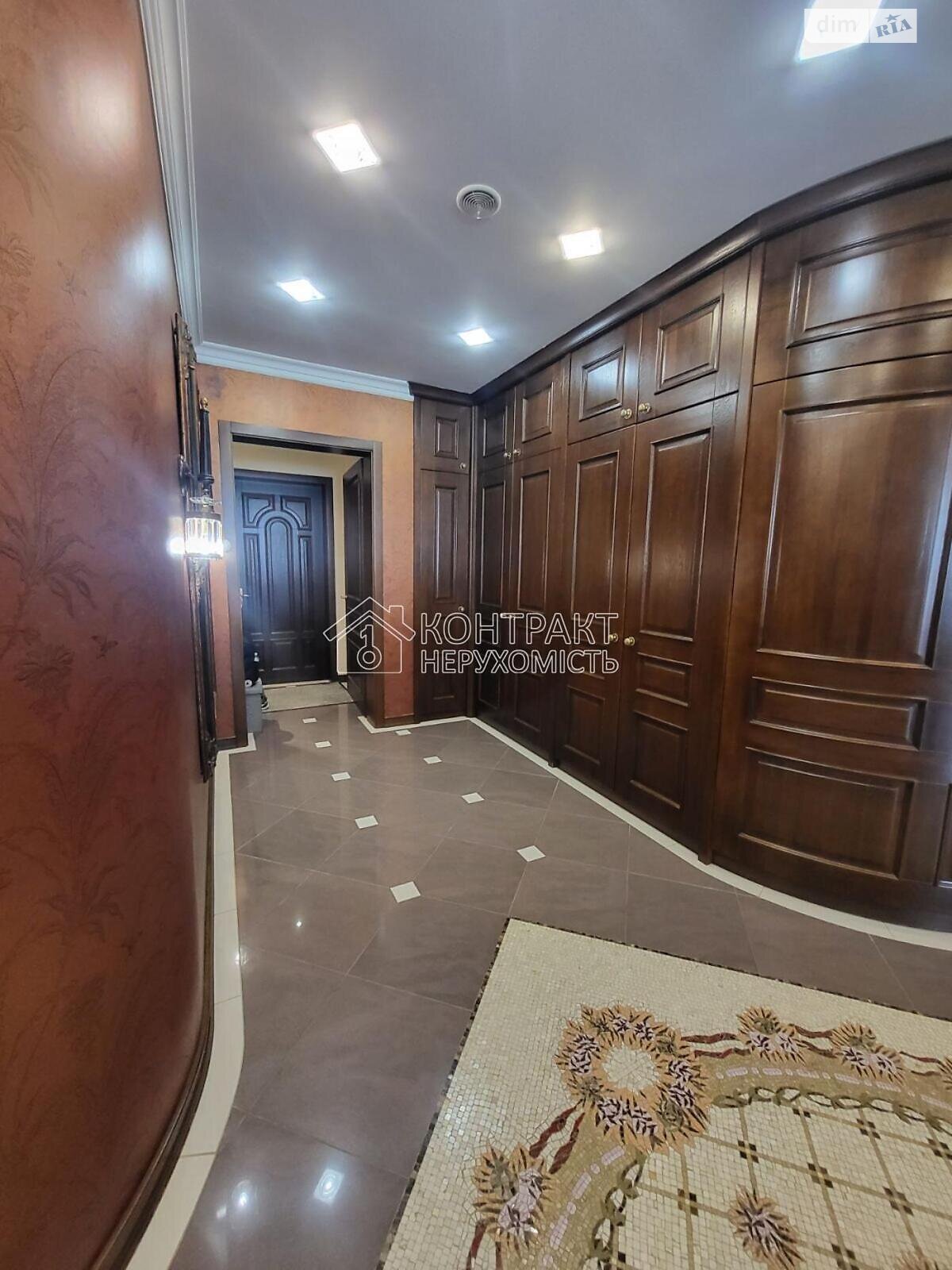 Продажа четырехкомнатной квартиры в Харькове, на ул. Ромена Роллана, район Шевченковский фото 1 Продажа четырехкомнатной квартиры в Харькове, на ул. Ромена Роллана, район Шевченковский фото 1