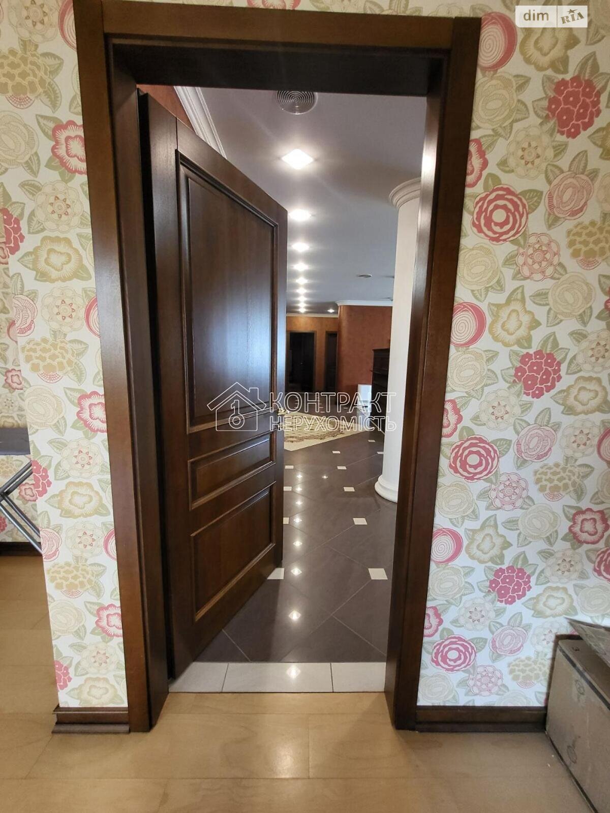 Продажа четырехкомнатной квартиры в Харькове, на ул. Ромена Роллана, район Шевченковский фото 1 Продажа четырехкомнатной квартиры в Харькове, на ул. Ромена Роллана, район Шевченковский фото 1