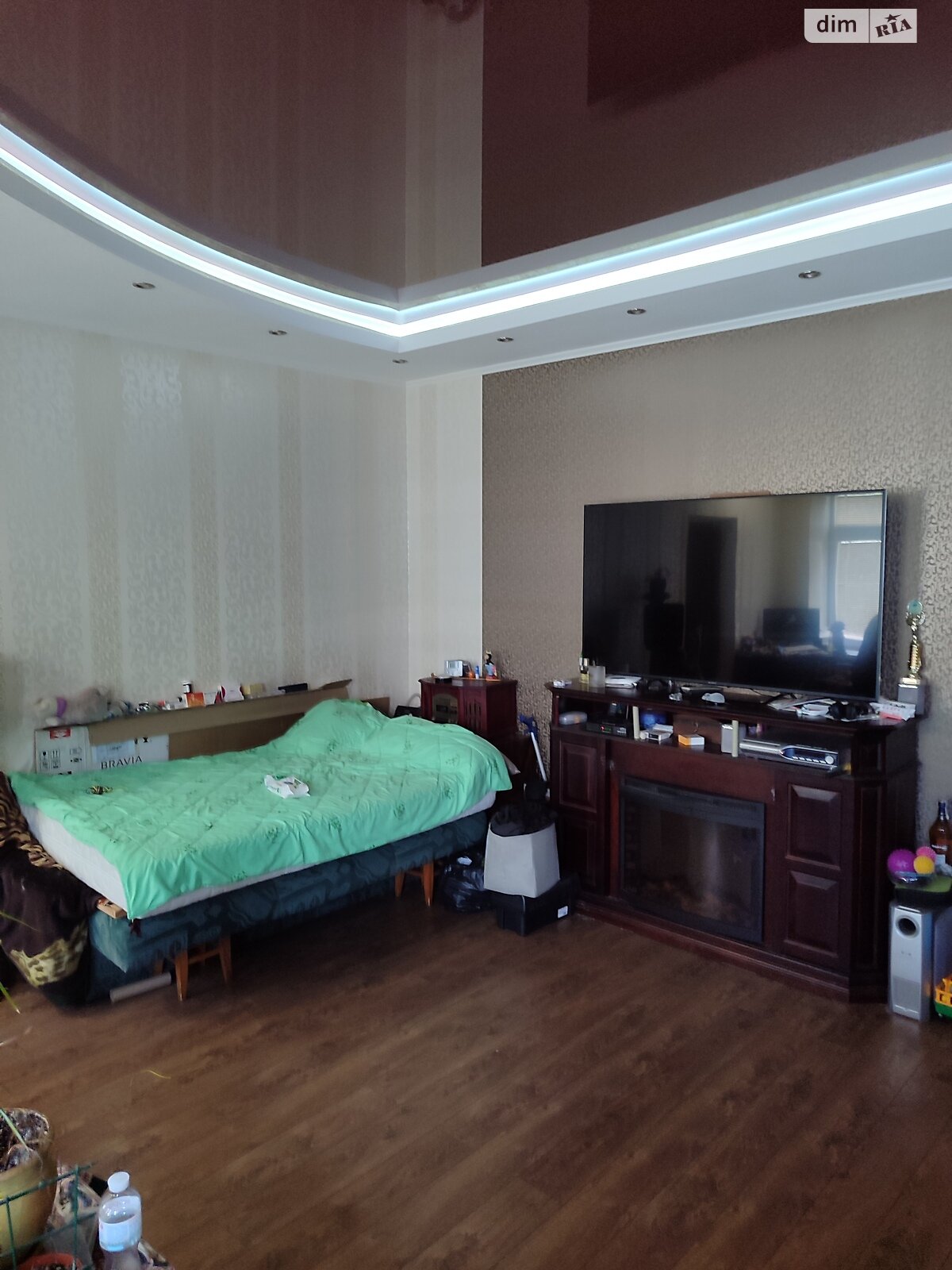 Продаж трикімнатної квартири в Харкові, на просп. Героїв Харкова 46, район Слобідський фото 1