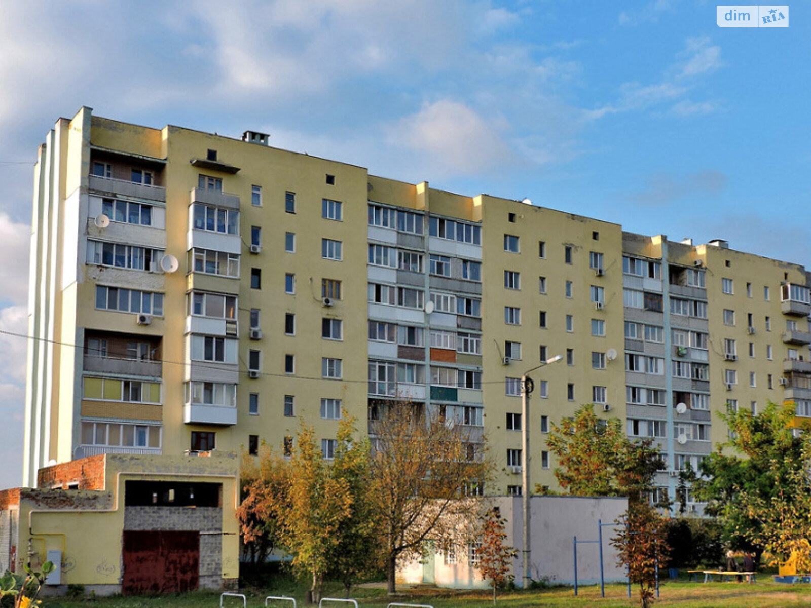 Продажа трехкомнатной квартиры в Харькове, на просп. Гагарина, район Слободской фото 1