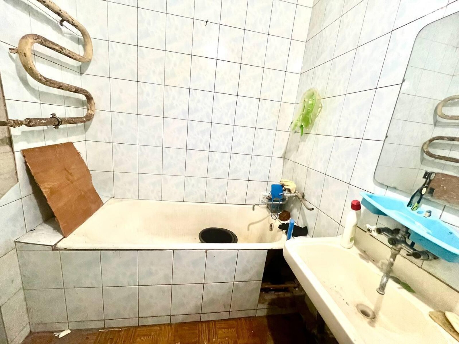 Продажа трехкомнатной квартиры в Харькове, на просп. Героев Харькова 96А, район Слободской фото 1 Продажа трехкомнатной квартиры в Харькове, на просп. Героев Харькова 96А, район Слободской фото 1