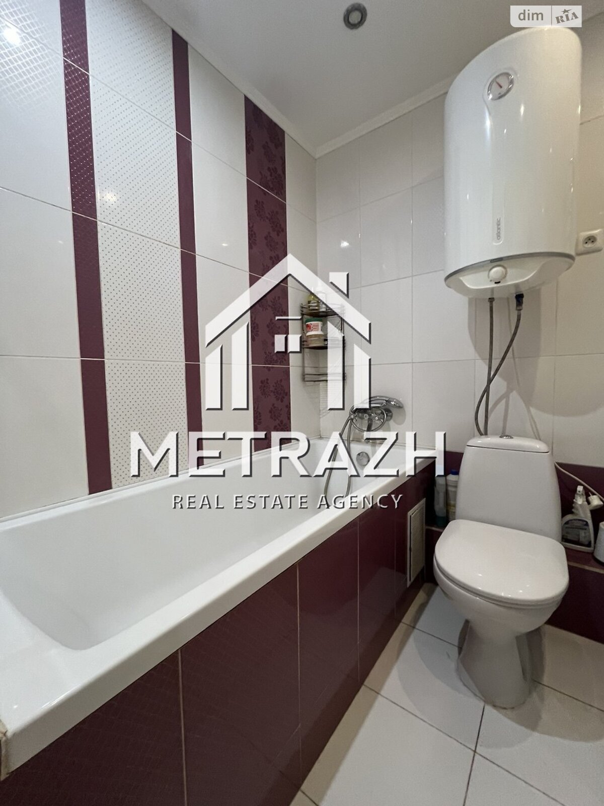 Продажа двухкомнатной квартиры в Харькове, на ул. Полевая 8, район Слободской фото 1 Продажа двухкомнатной квартиры в Харькове, на ул. Полевая 8, район Слободской фото 1