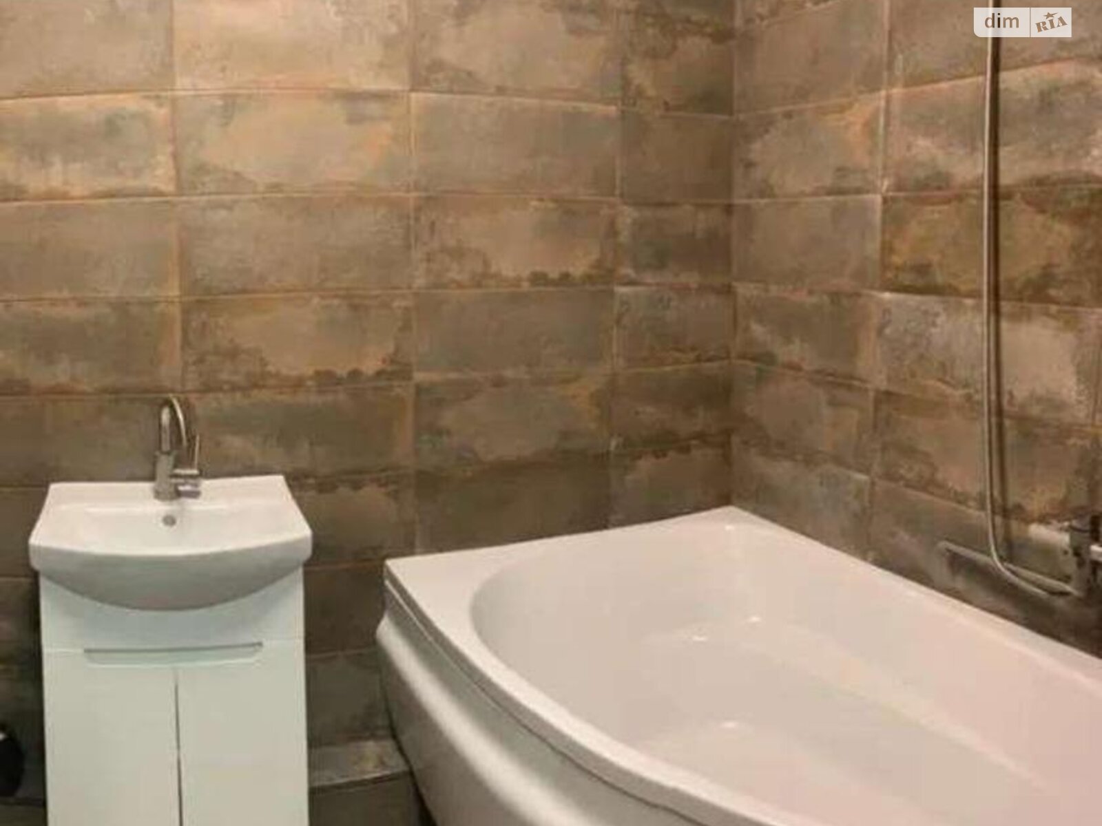 Продажа двухкомнатной квартиры в Харькове, на ул. Космическая, район Сосновая Горка фото 1 Продажа двухкомнатной квартиры в Харькове, на ул. Космическая, район Сосновая Горка фото 1