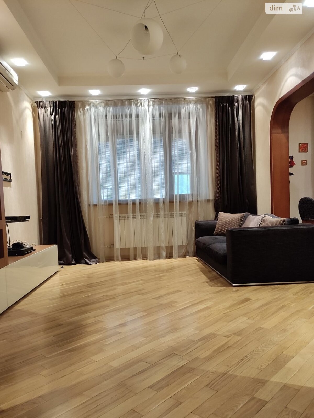 Продаж трикімнатної квартири в Харкові, на пров. Вірменський 1/3, район Центр фото 1 Продаж трикімнатної квартири в Харкові, на пров. Вірменський 1/3, район Центр фото 1