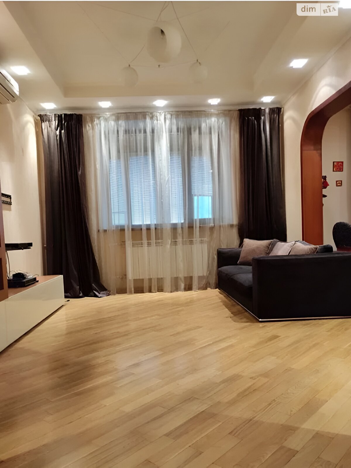 Продажа трехкомнатной квартиры в Харькове, на пер. Армянский 1/3, район Центр фото 1 Продажа трехкомнатной квартиры в Харькове, на пер. Армянский 1/3, район Центр фото 1