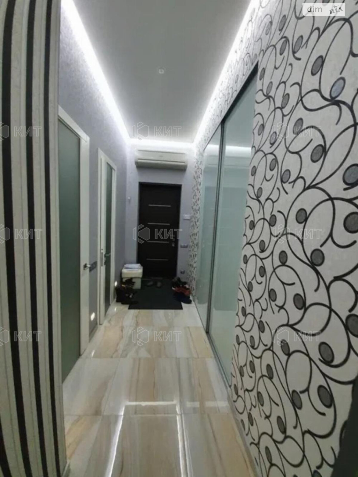 Продажа трехкомнатной квартиры в Харькове, на пер. Банный 1, район Центр фото 1 Продажа трехкомнатной квартиры в Харькове, на пер. Банный 1, район Центр фото 1