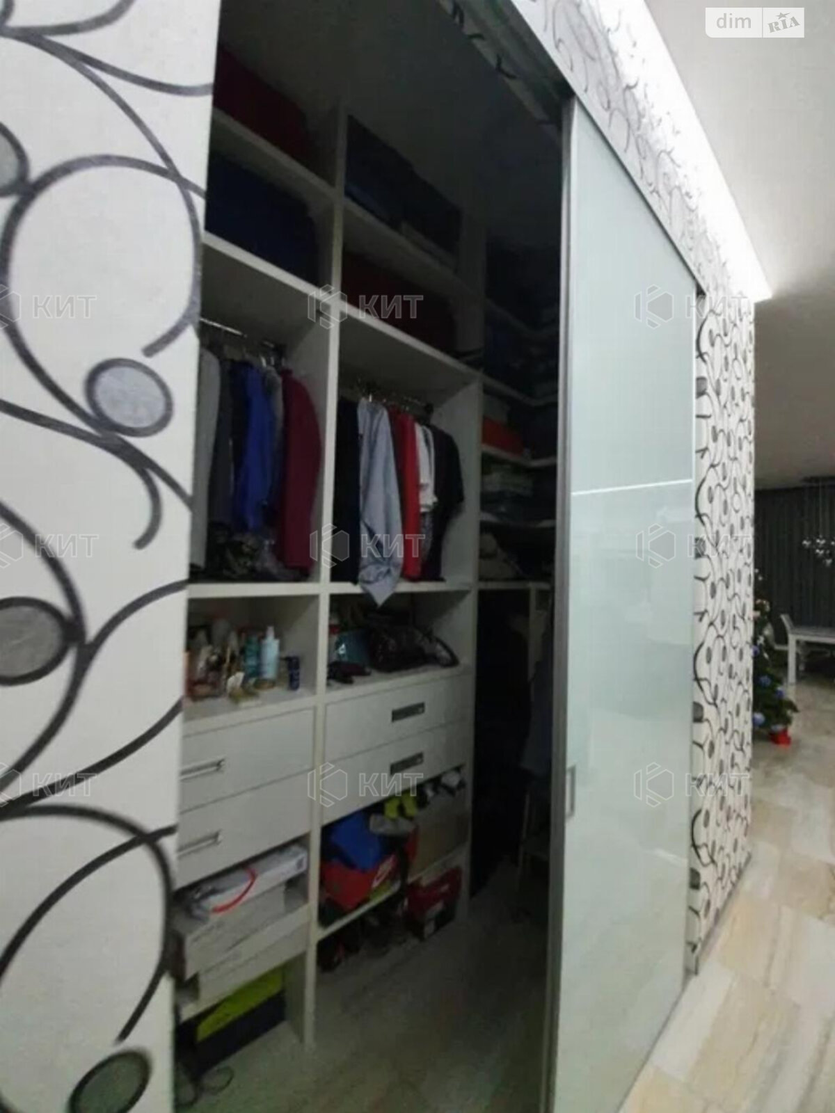 Продажа трехкомнатной квартиры в Харькове, на пер. Банный 1, район Центр фото 1 Продажа трехкомнатной квартиры в Харькове, на пер. Банный 1, район Центр фото 1