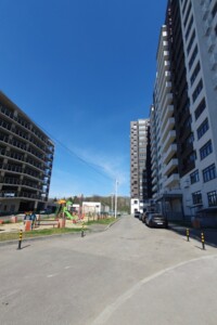 Продаж двокімнатної квартири в Харкові, на вул. Ботанічна 2, район Центр фото 2