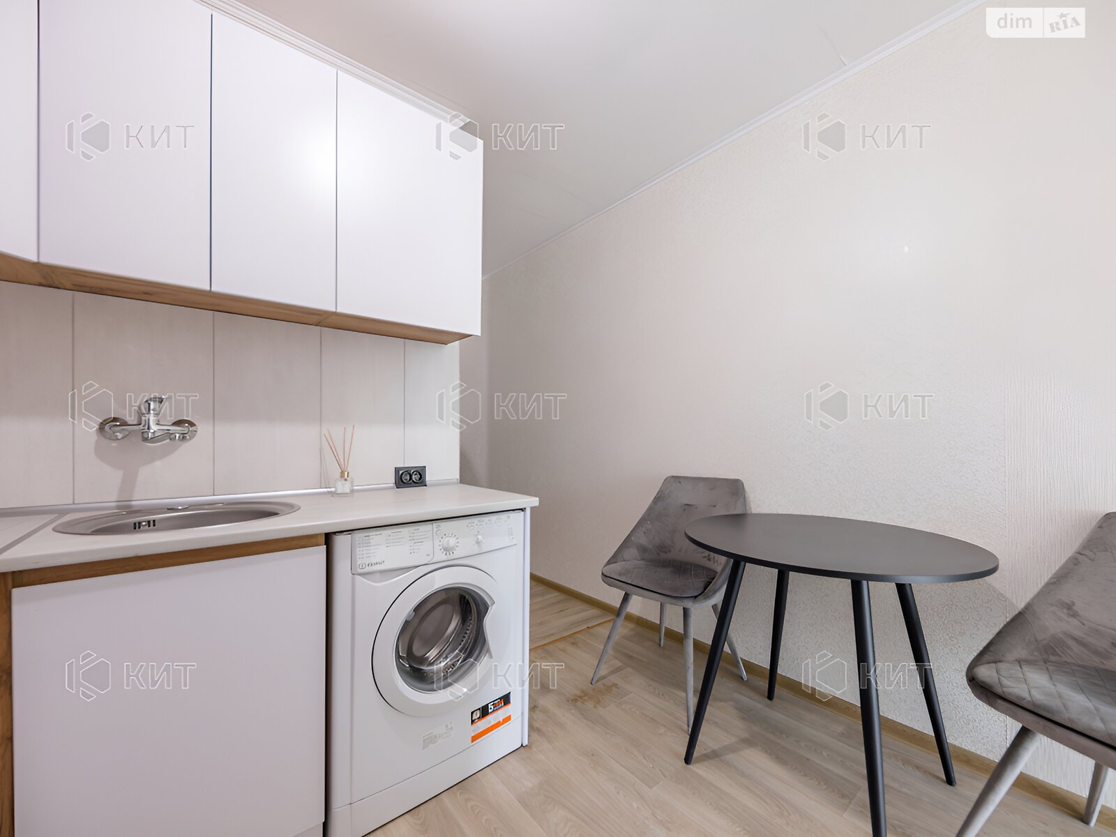 Продажа однокомнатной квартиры в Харькове, на просп. Героев Харькова 118, район Центр фото 1 Продажа однокомнатной квартиры в Харькове, на просп. Героев Харькова 118, район Центр фото 1