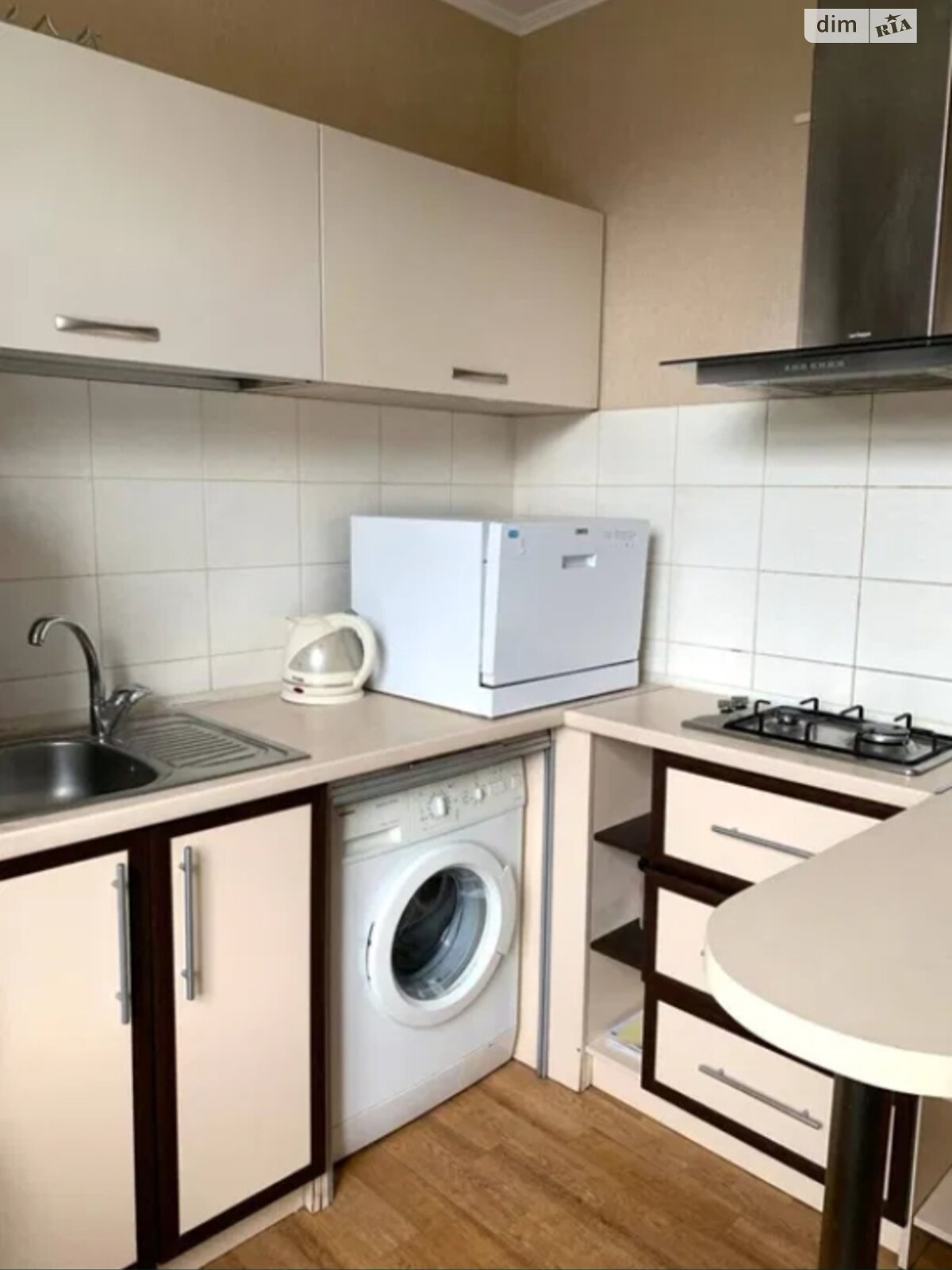 Продажа двухкомнатной квартиры в Харькове, на просп. Героев Харькова 3, район Центр фото 1 Продажа двухкомнатной квартиры в Харькове, на просп. Героев Харькова 3, район Центр фото 1