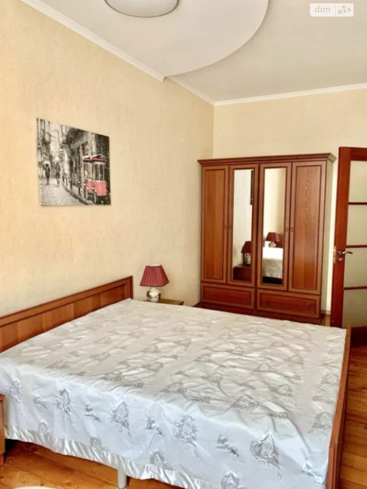 Продажа двухкомнатной квартиры в Харькове, на просп. Героев Харькова 3, район Центр фото 1 Продажа двухкомнатной квартиры в Харькове, на просп. Героев Харькова 3, район Центр фото 1