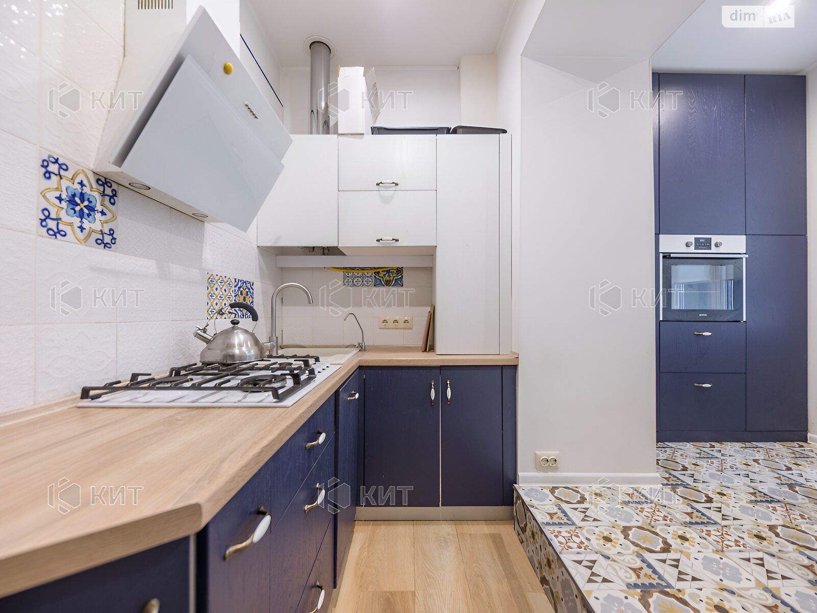 Продажа трехкомнатной квартиры в Харькове, на ул. Каразина 7/9, район Центр фото 1 Продажа трехкомнатной квартиры в Харькове, на ул. Каразина 7/9, район Центр фото 1