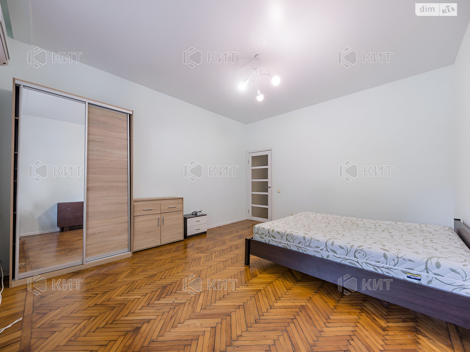 Продажа трехкомнатной квартиры в Харькове, на ул. Каразина 7/9, район Центр фото 1 Продажа трехкомнатной квартиры в Харькове, на ул. Каразина 7/9, район Центр фото 1